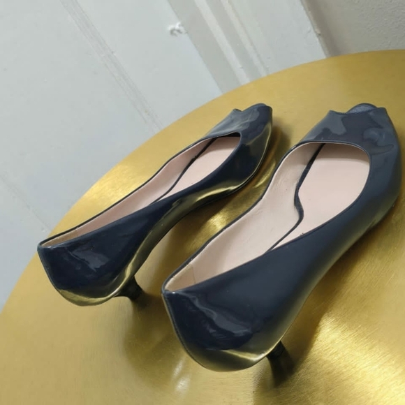 Salvatore Ferragamo Navy Blue Patent Peep-Toe Kitten Heels Size 9.5 B🌴 - Picture 4 of 10